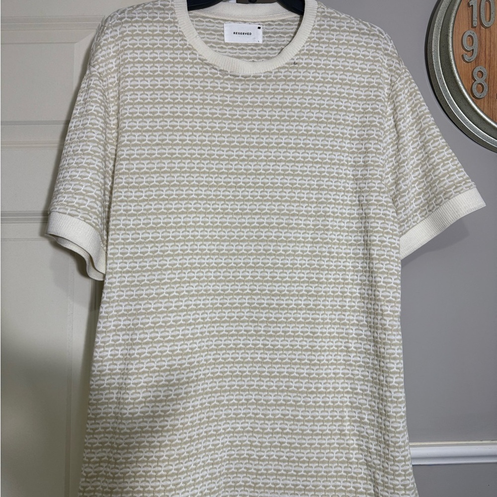 Reserved Men's Cream Patterned Tee